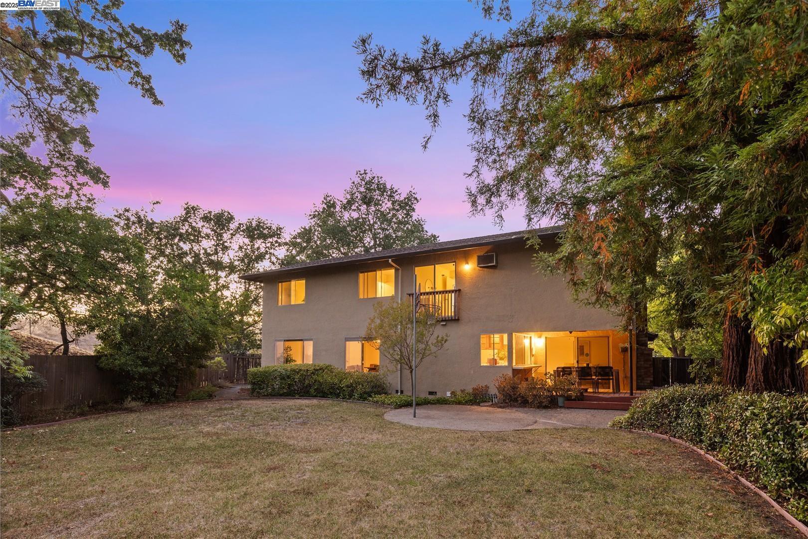 2175 Lariat Ln