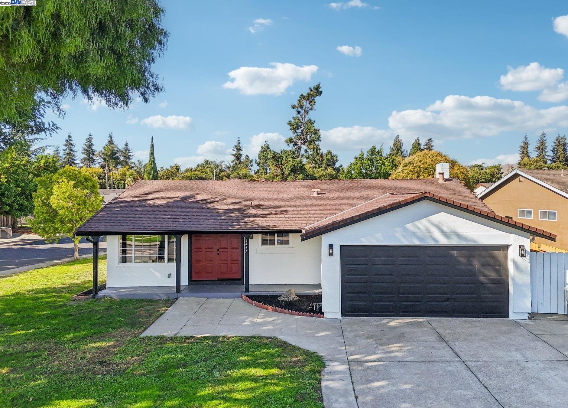 32226 Crest Ln