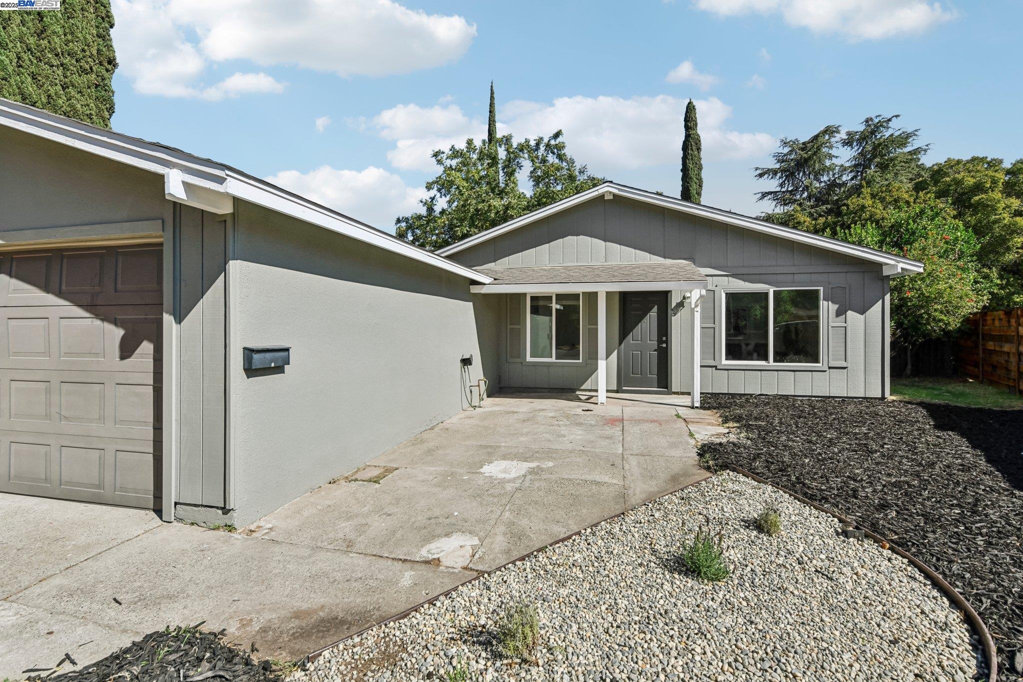 141 Mossglen Cir