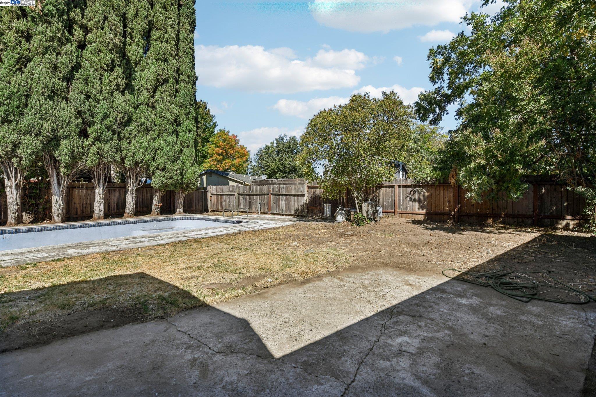 141 Mossglen Cir