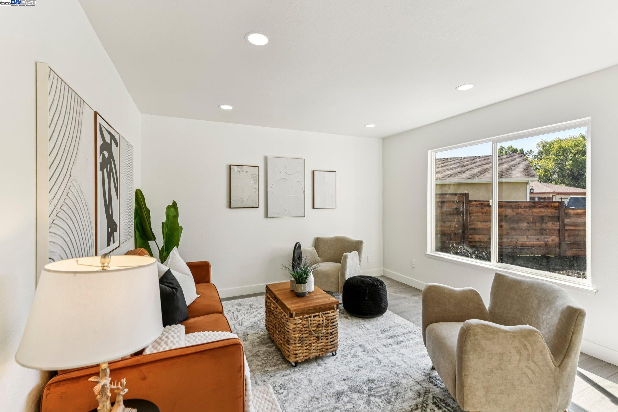 141 Mossglen Cir
