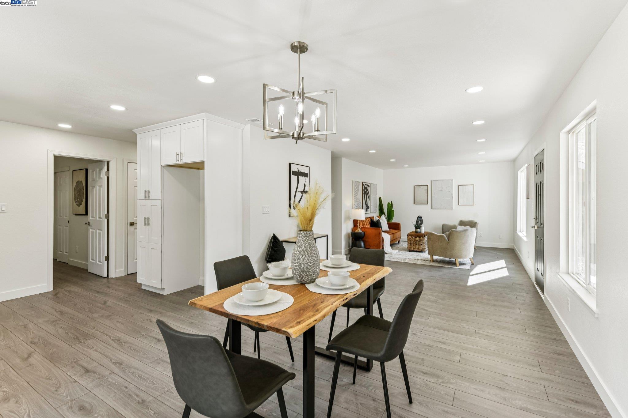 141 Mossglen Cir