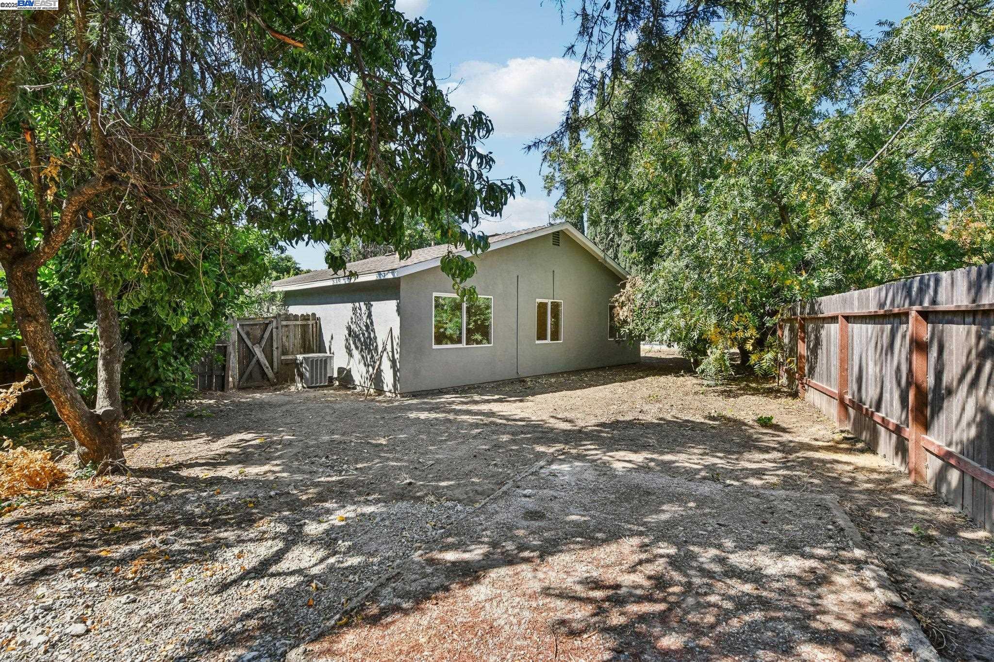 141 Mossglen Cir