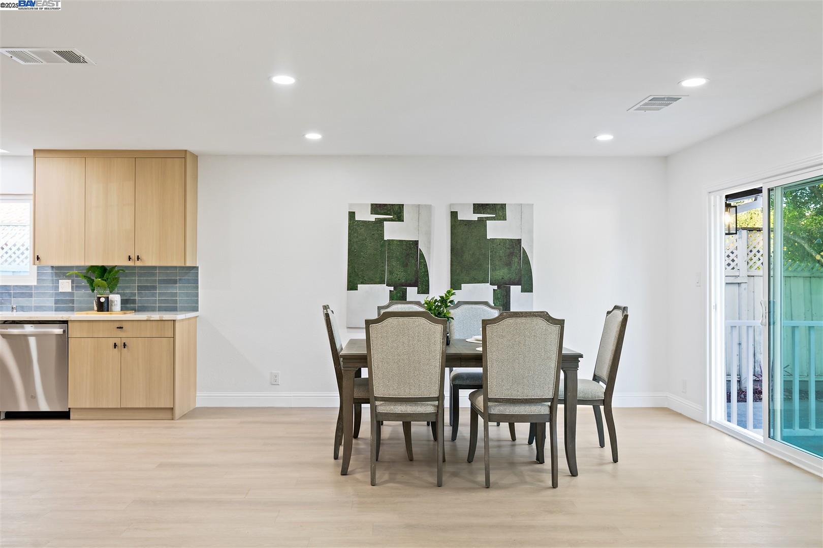 105 Visa Ct