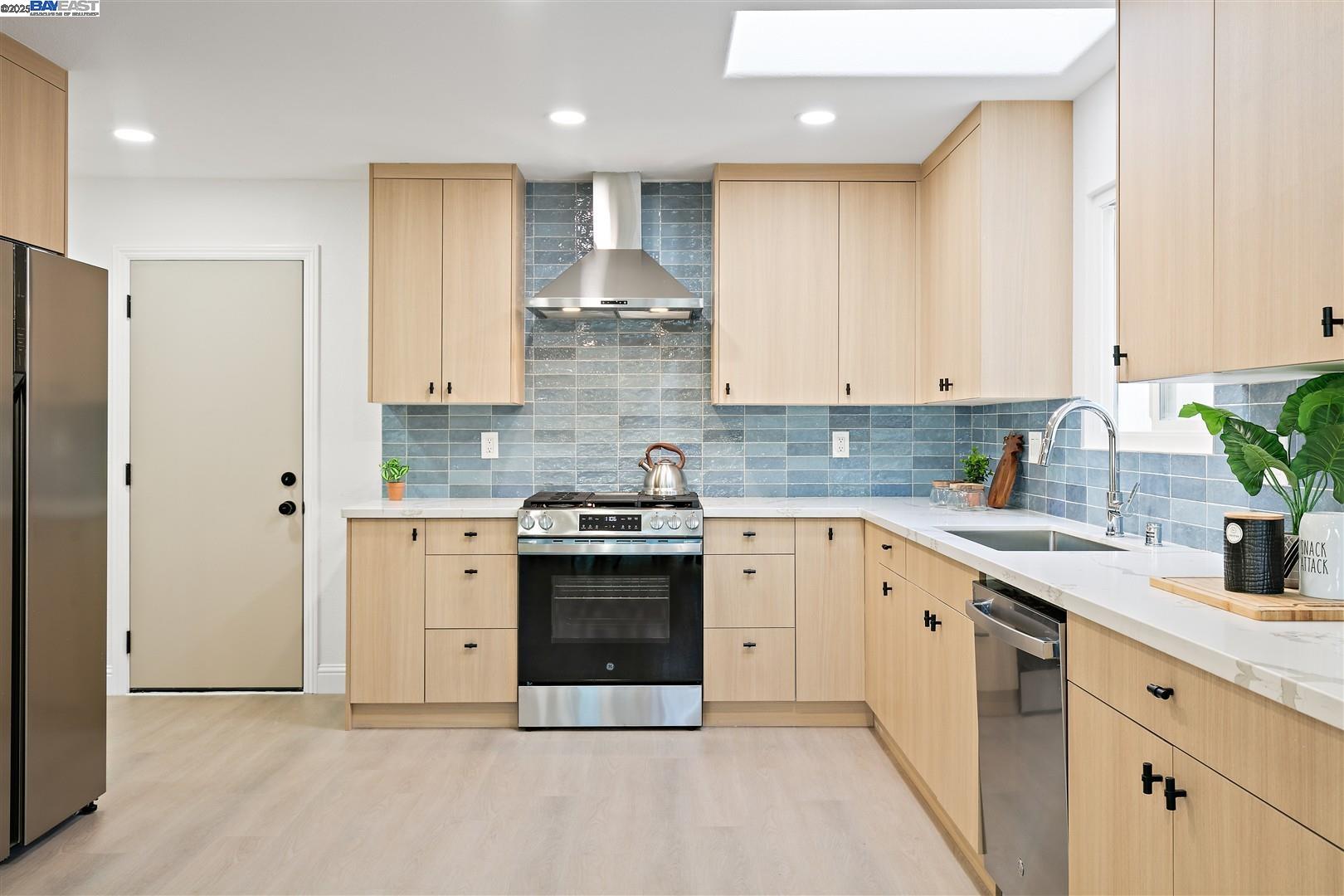 105 Visa Ct
