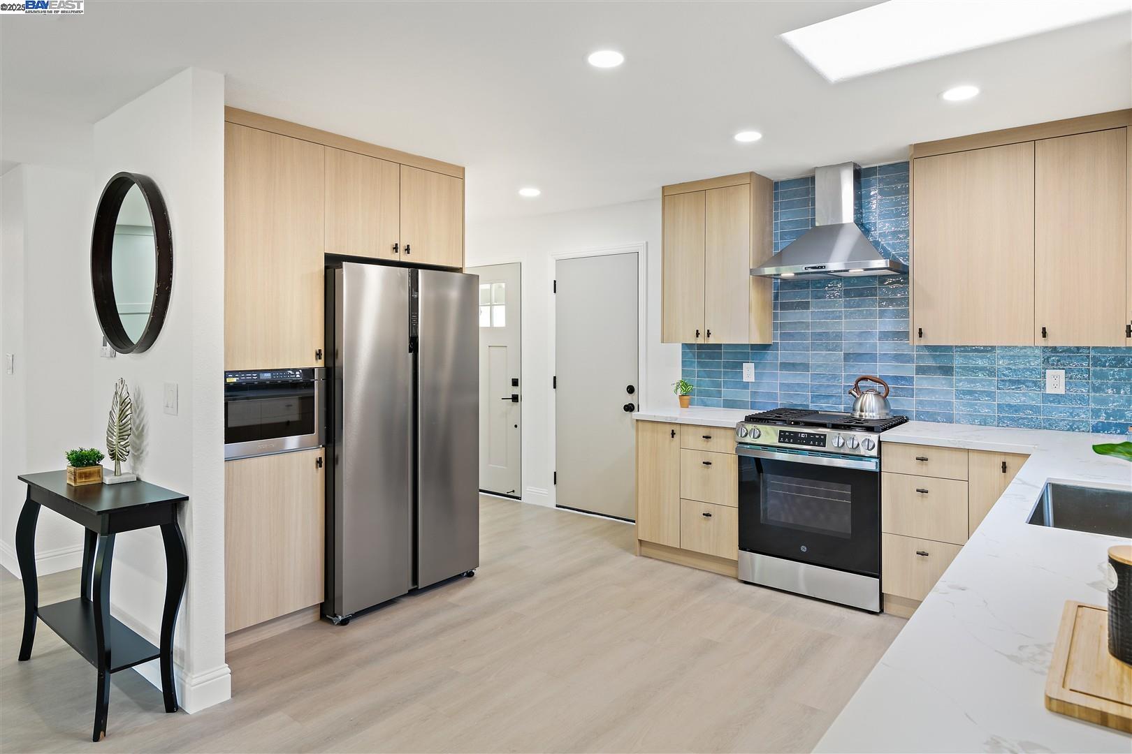 105 Visa Ct