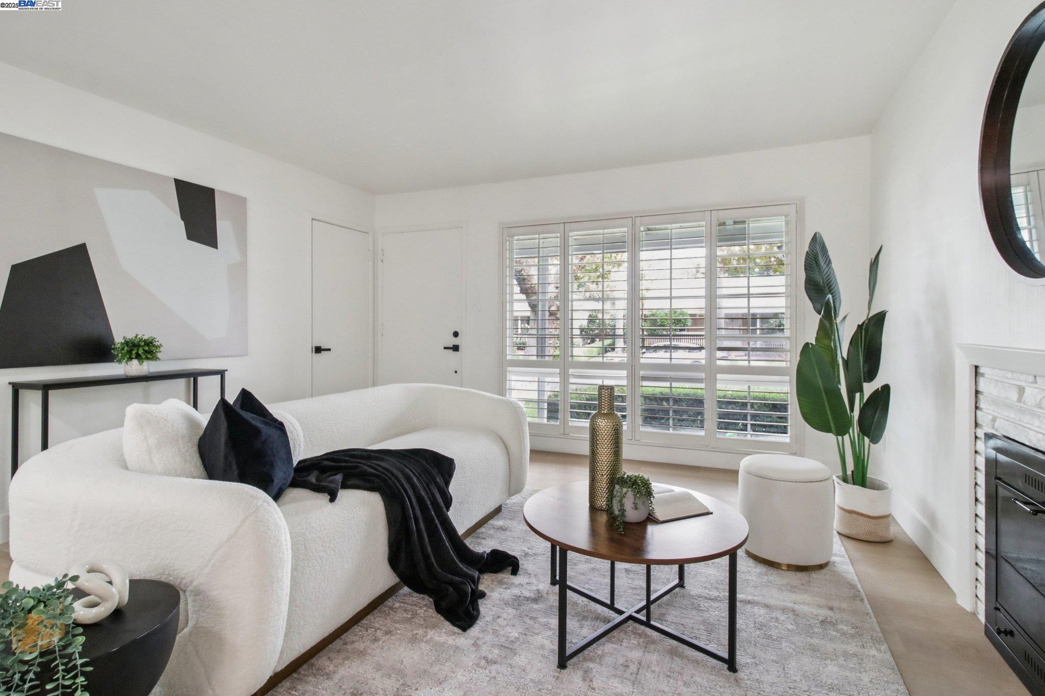 16045 Via Cordoba, San Lorenzo