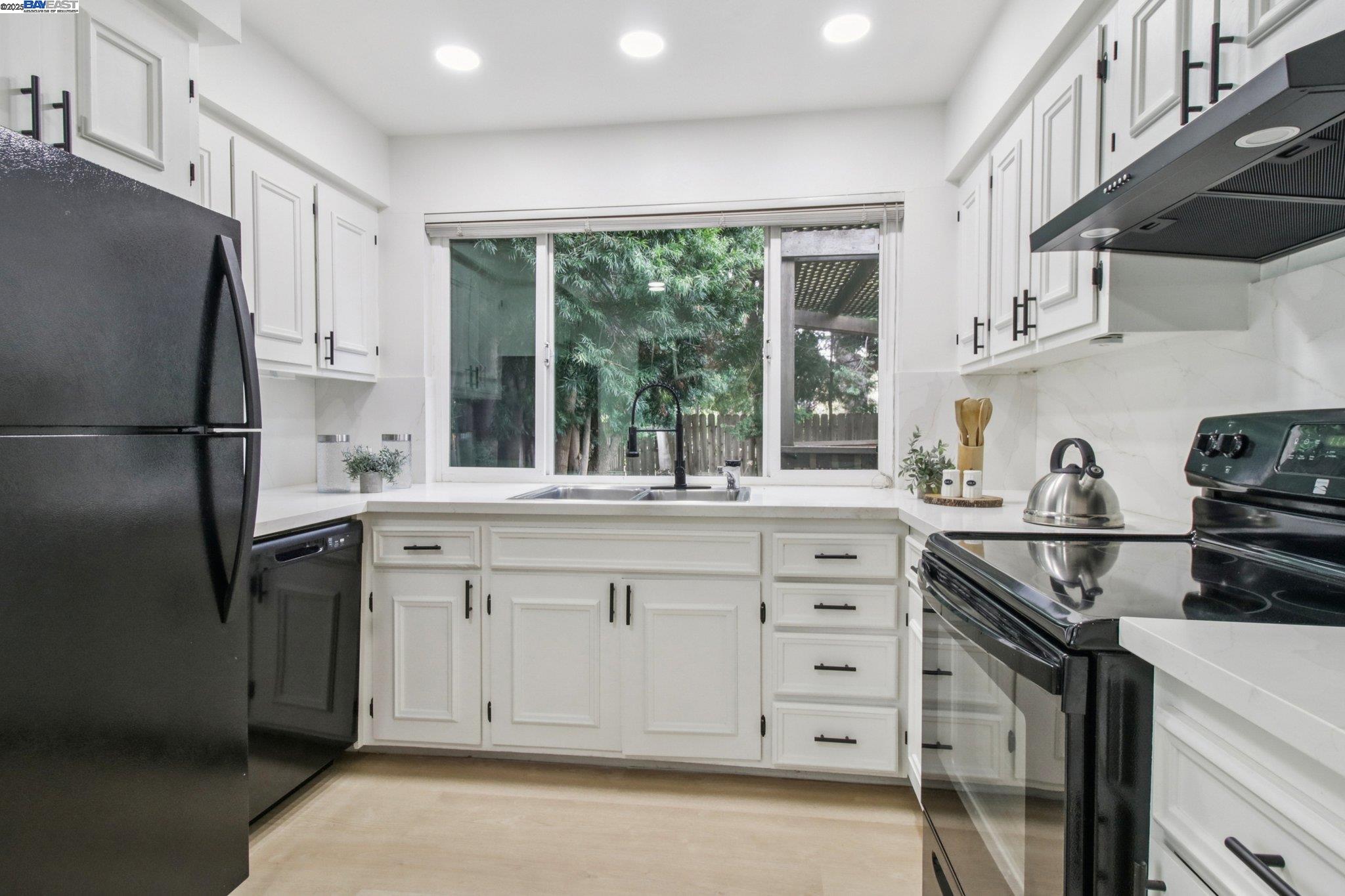 16045 Via Cordoba, San Lorenzo