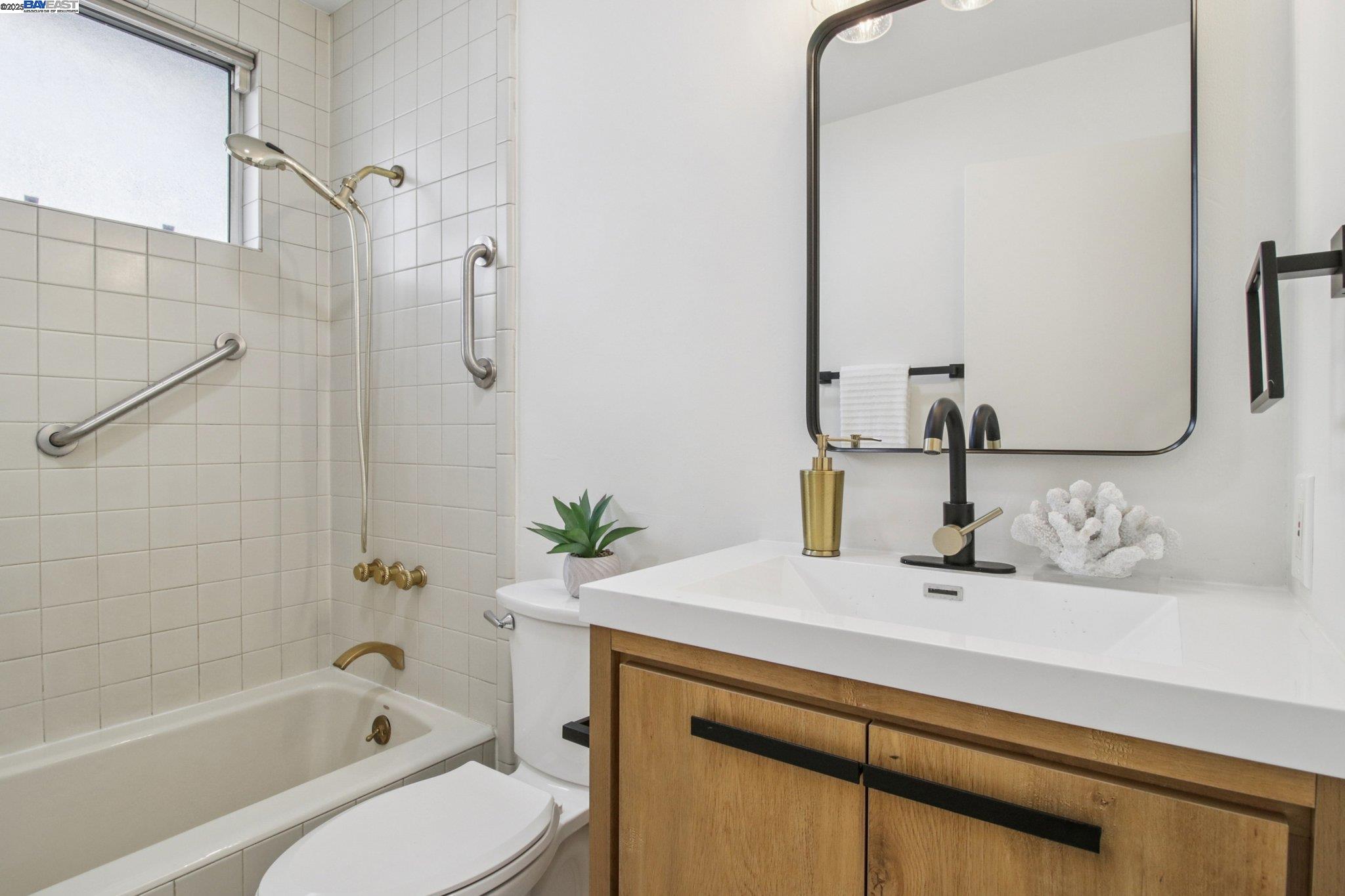 16045 Via Cordoba, San Lorenzo