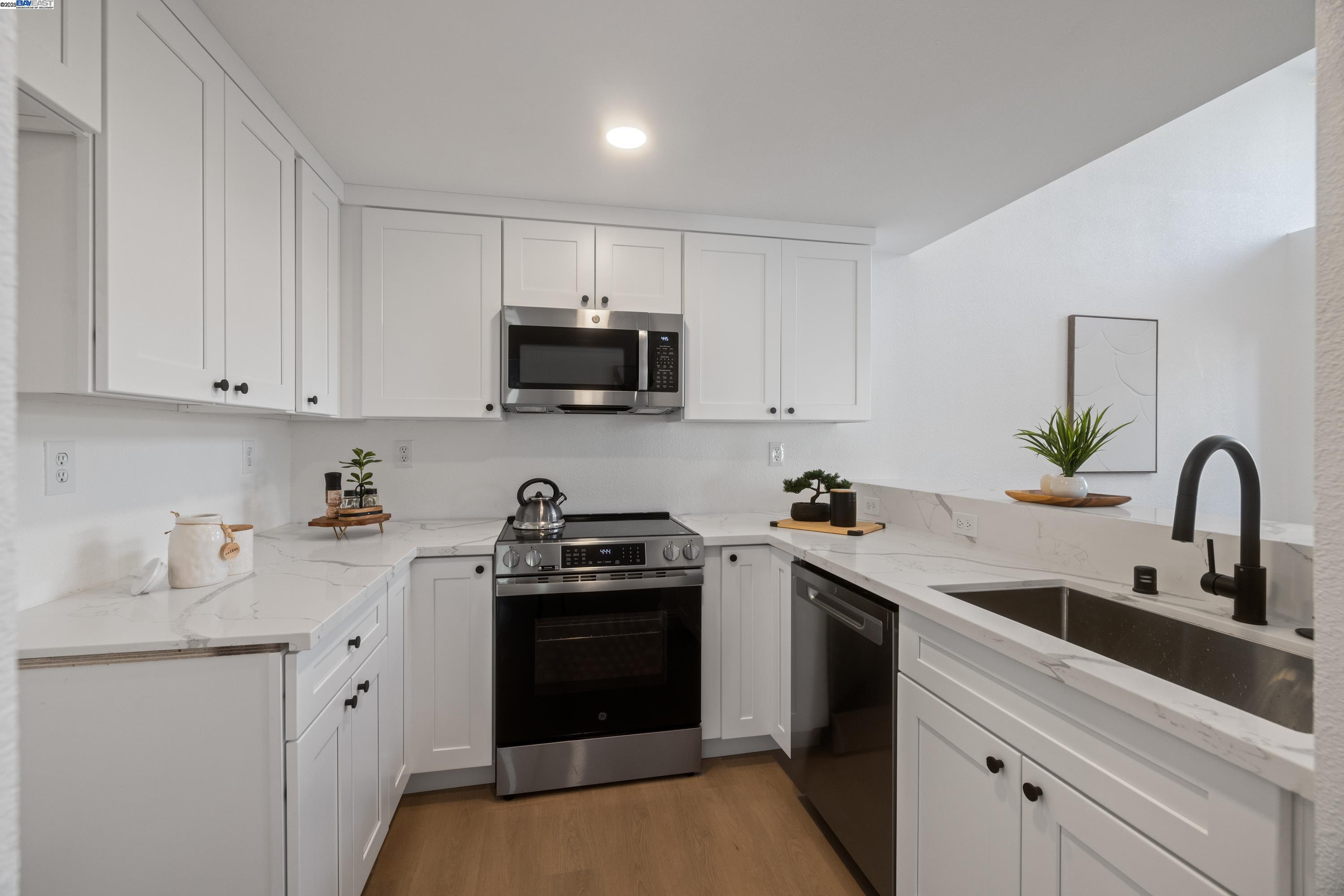 1450 Thrush Ave # 17