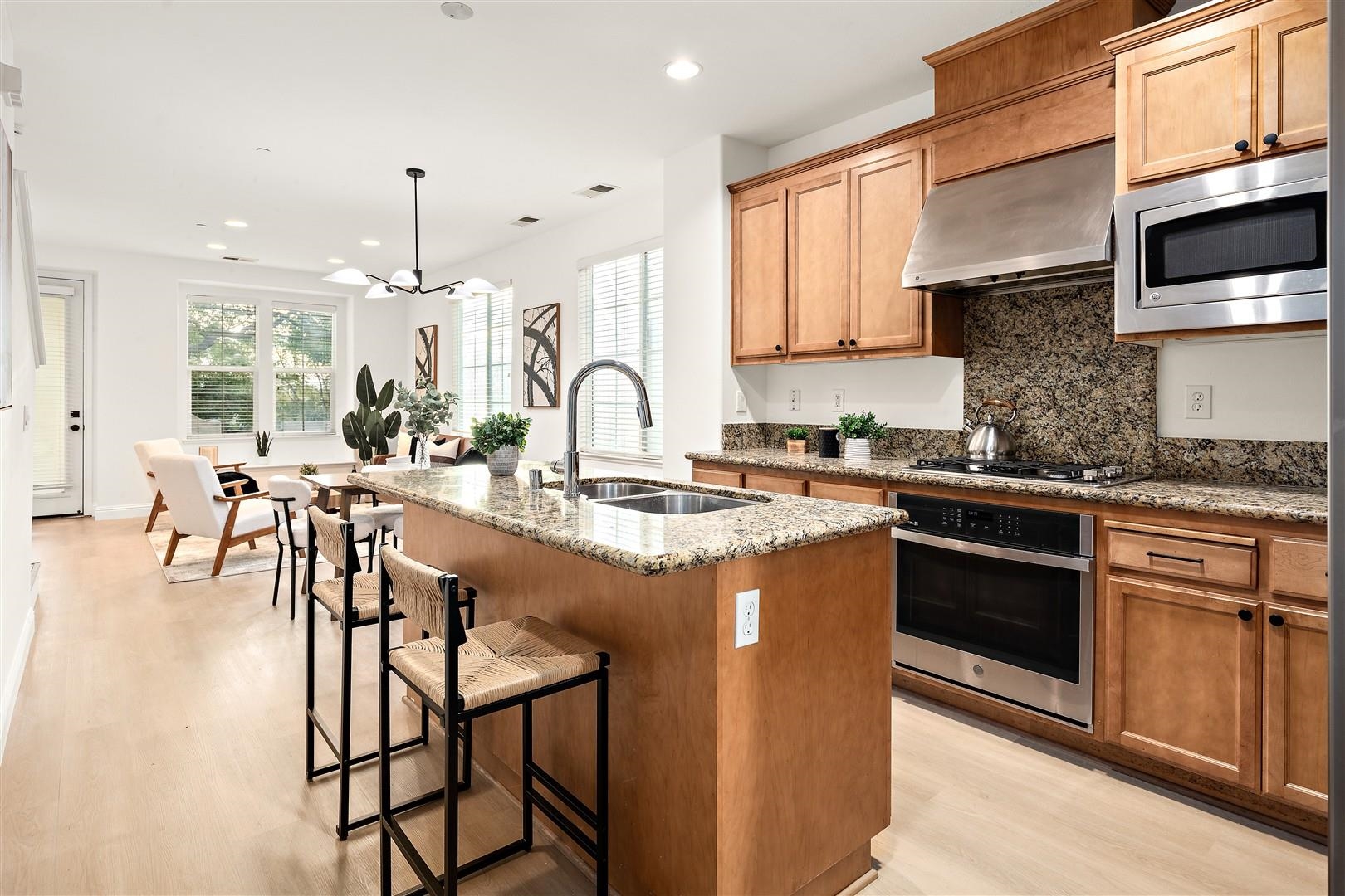 40203 Antigua Rose Ter