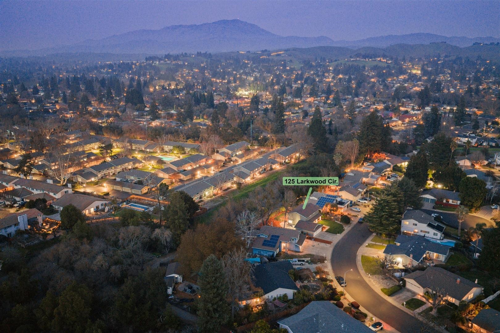 125 Larkwood Cir