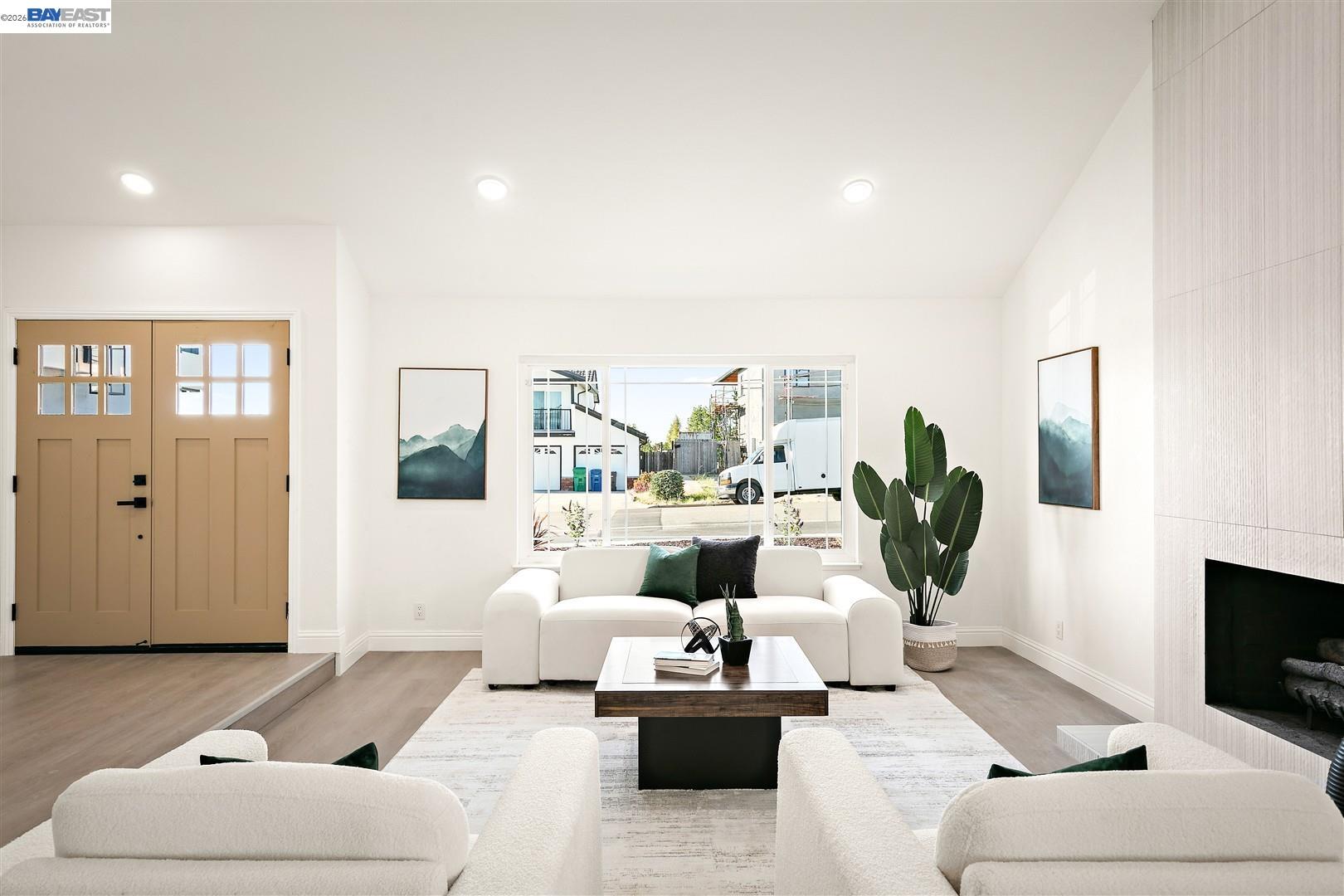 3531 La Mesa Dr