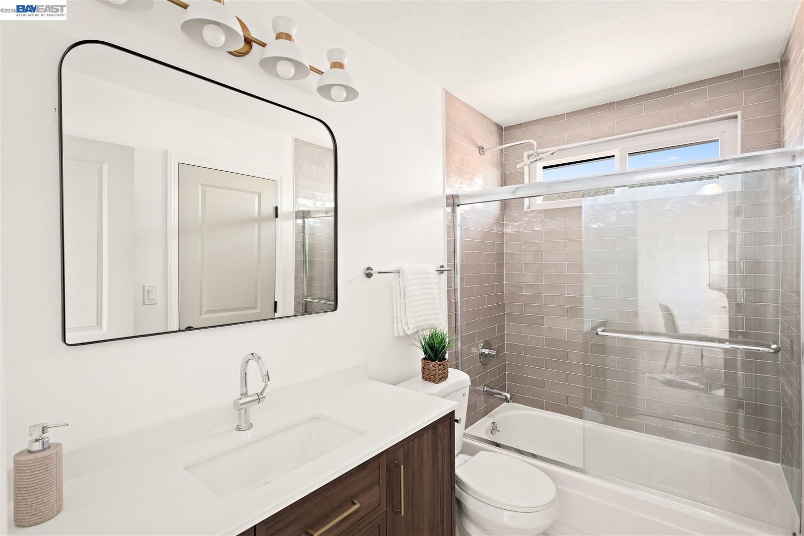 3531 La Mesa Dr