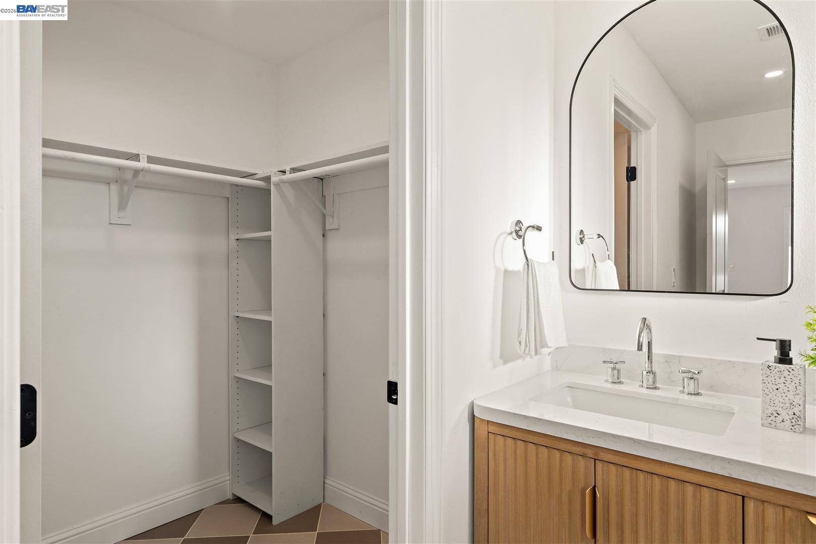 3531 La Mesa Dr
