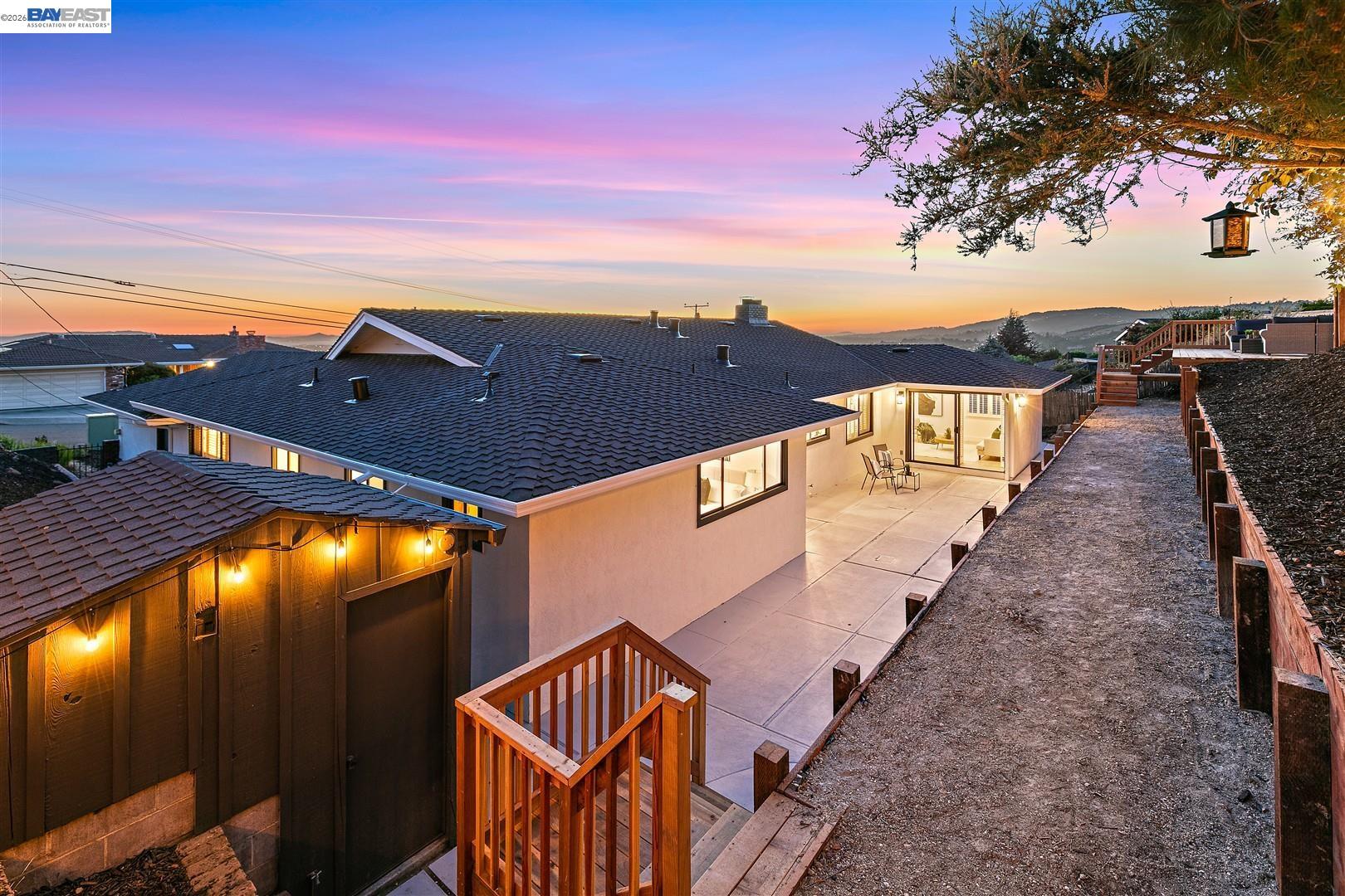 2356 Marineview Dr