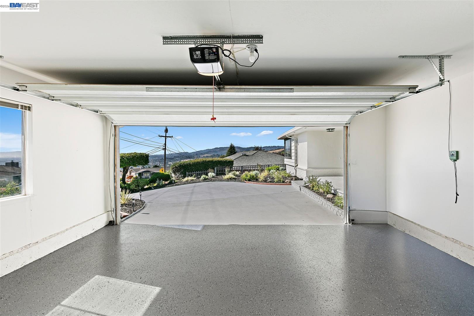2356 Marineview Dr