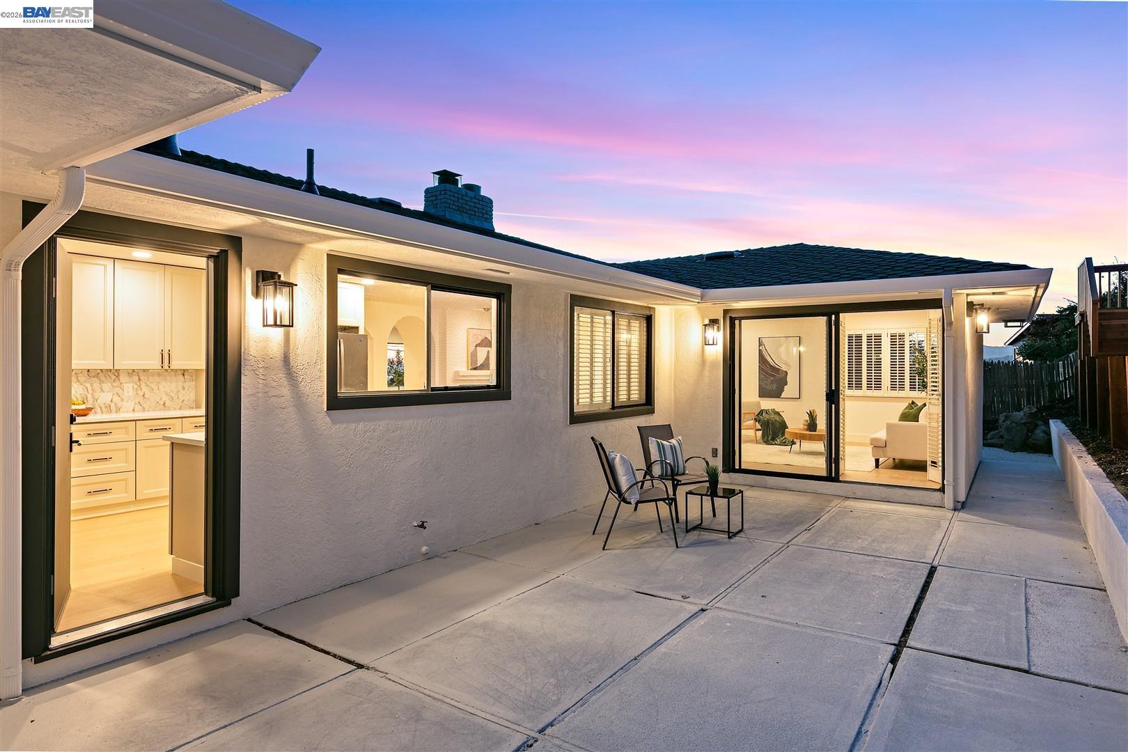 2356 Marineview Dr
