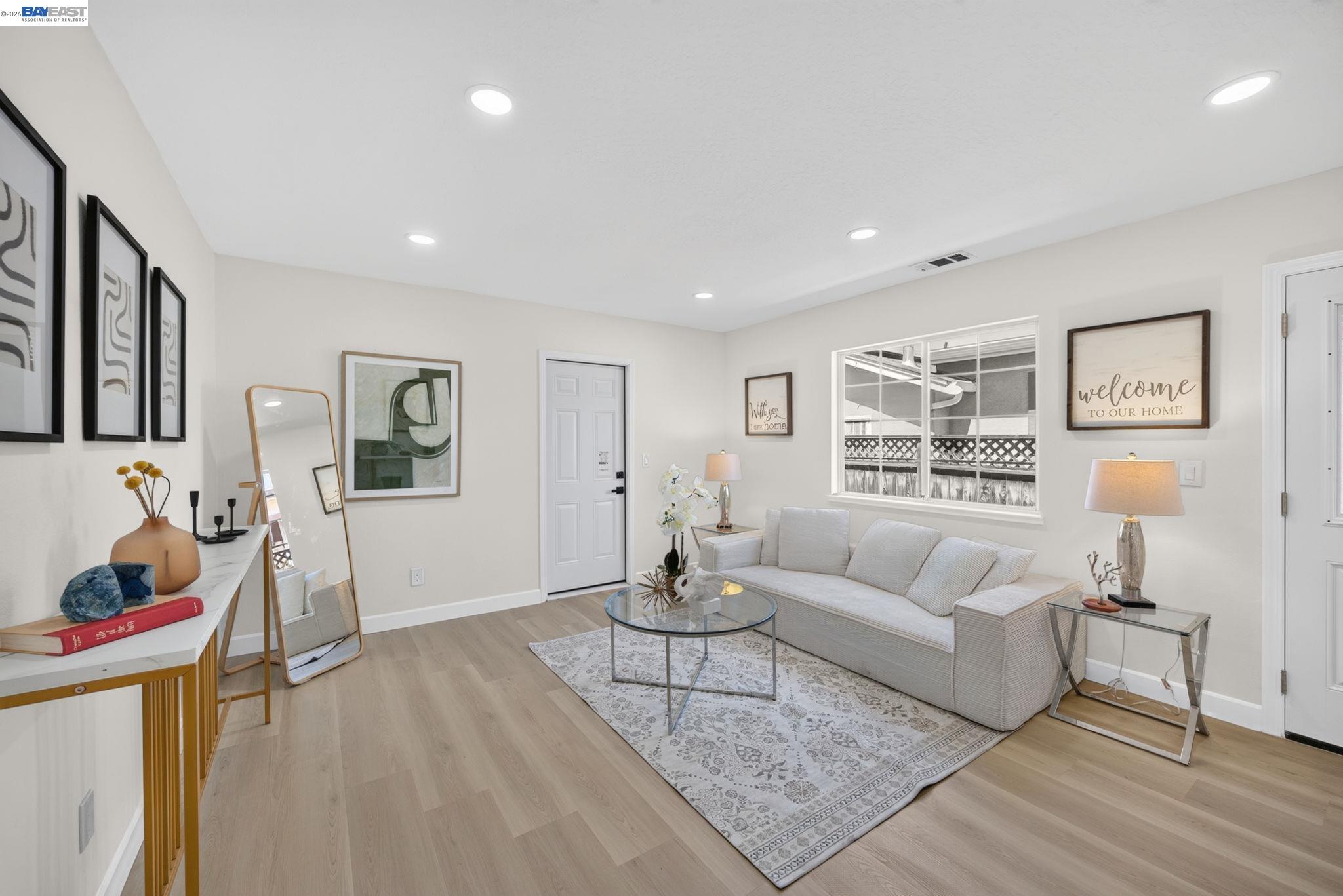 3764 Howe Ct