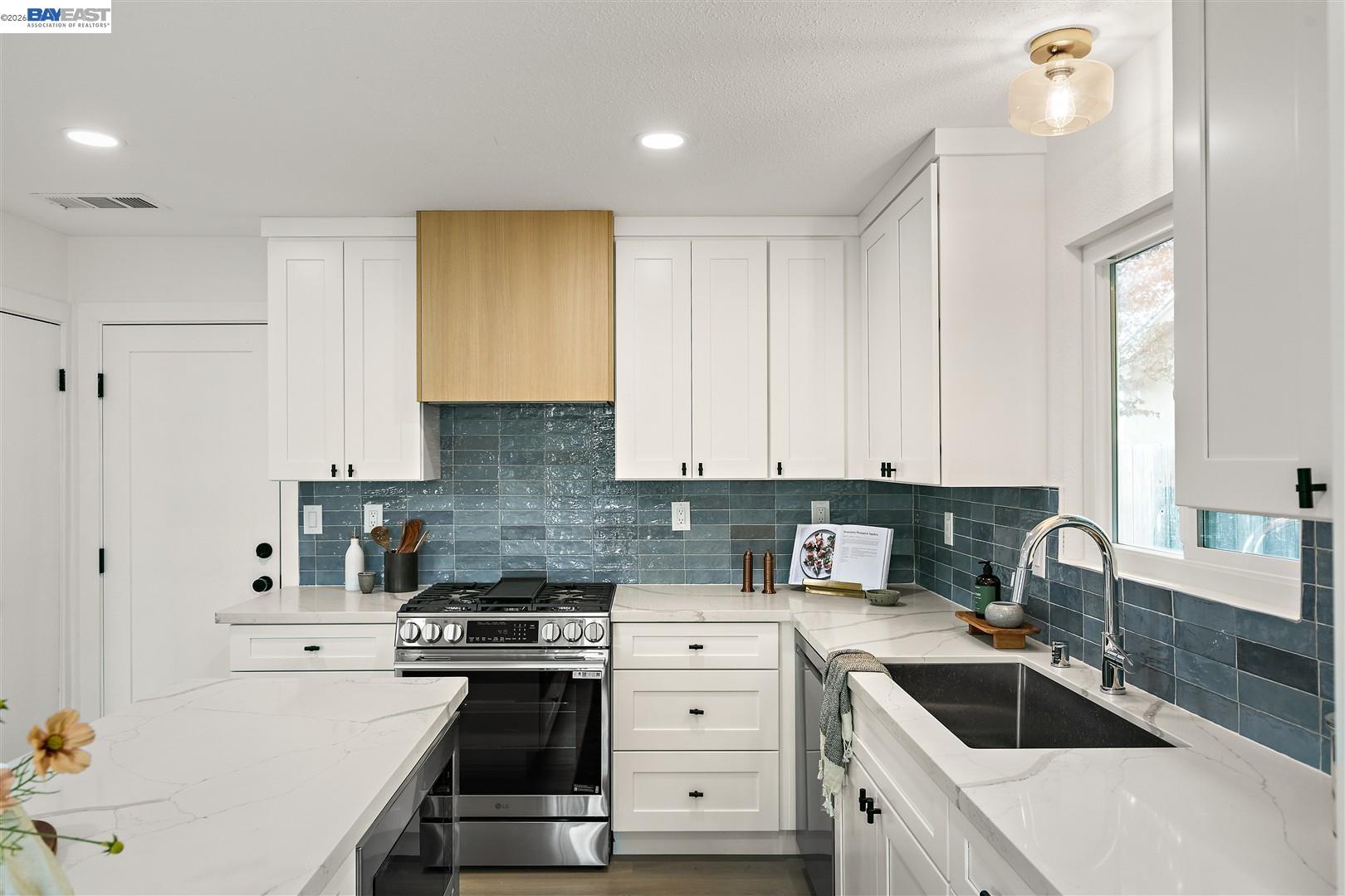 5557 Beau Ct