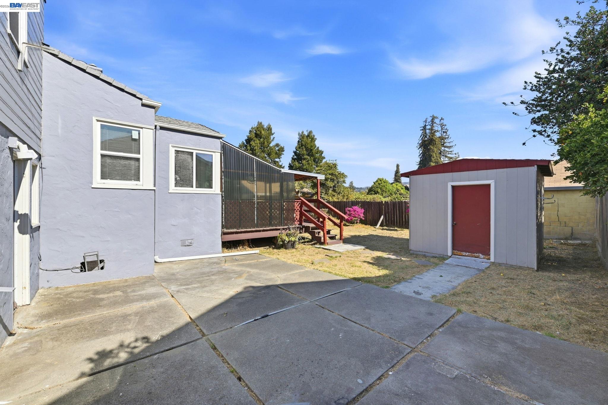 360 Warwick Ave