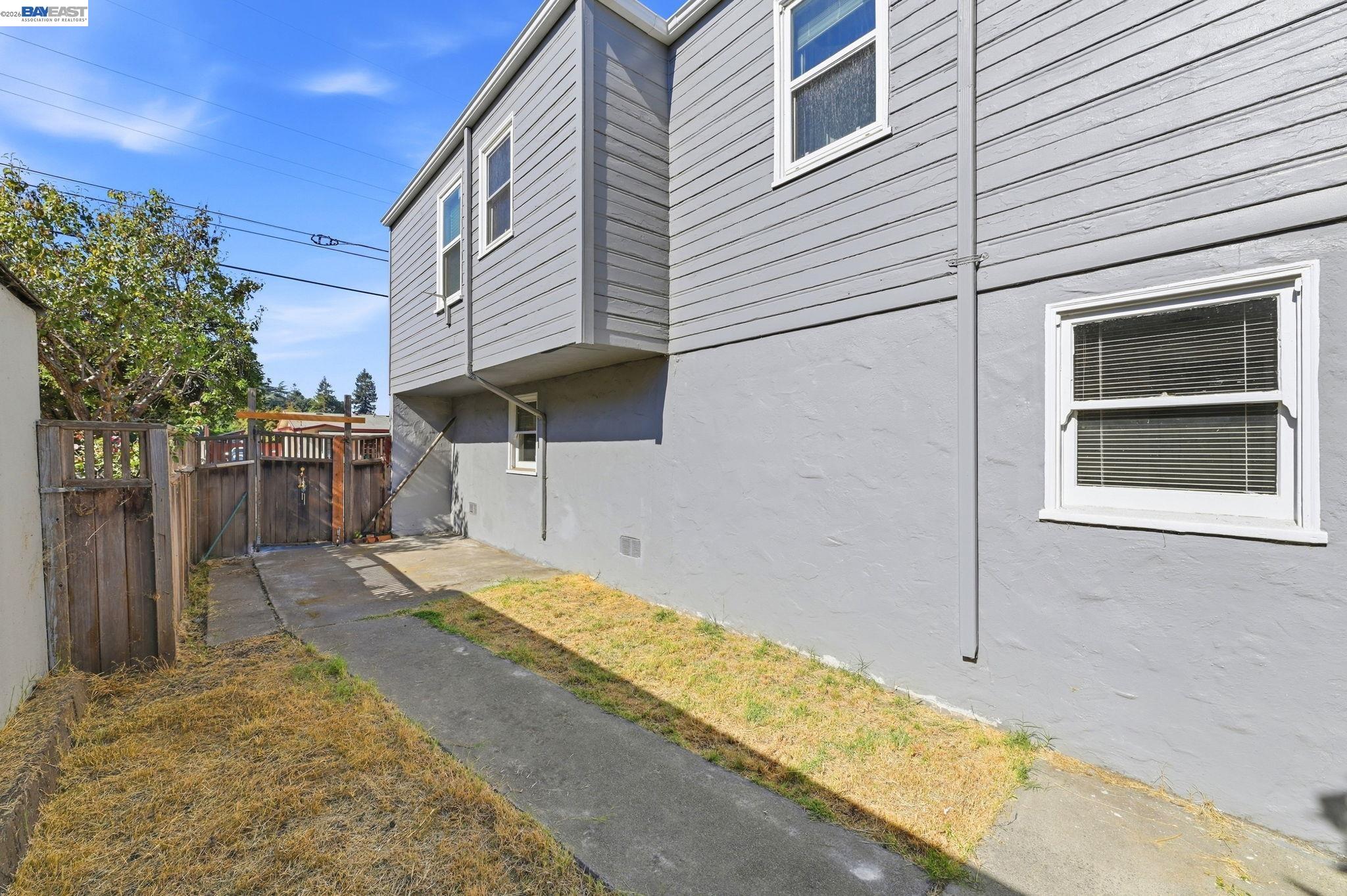 360 Warwick Ave