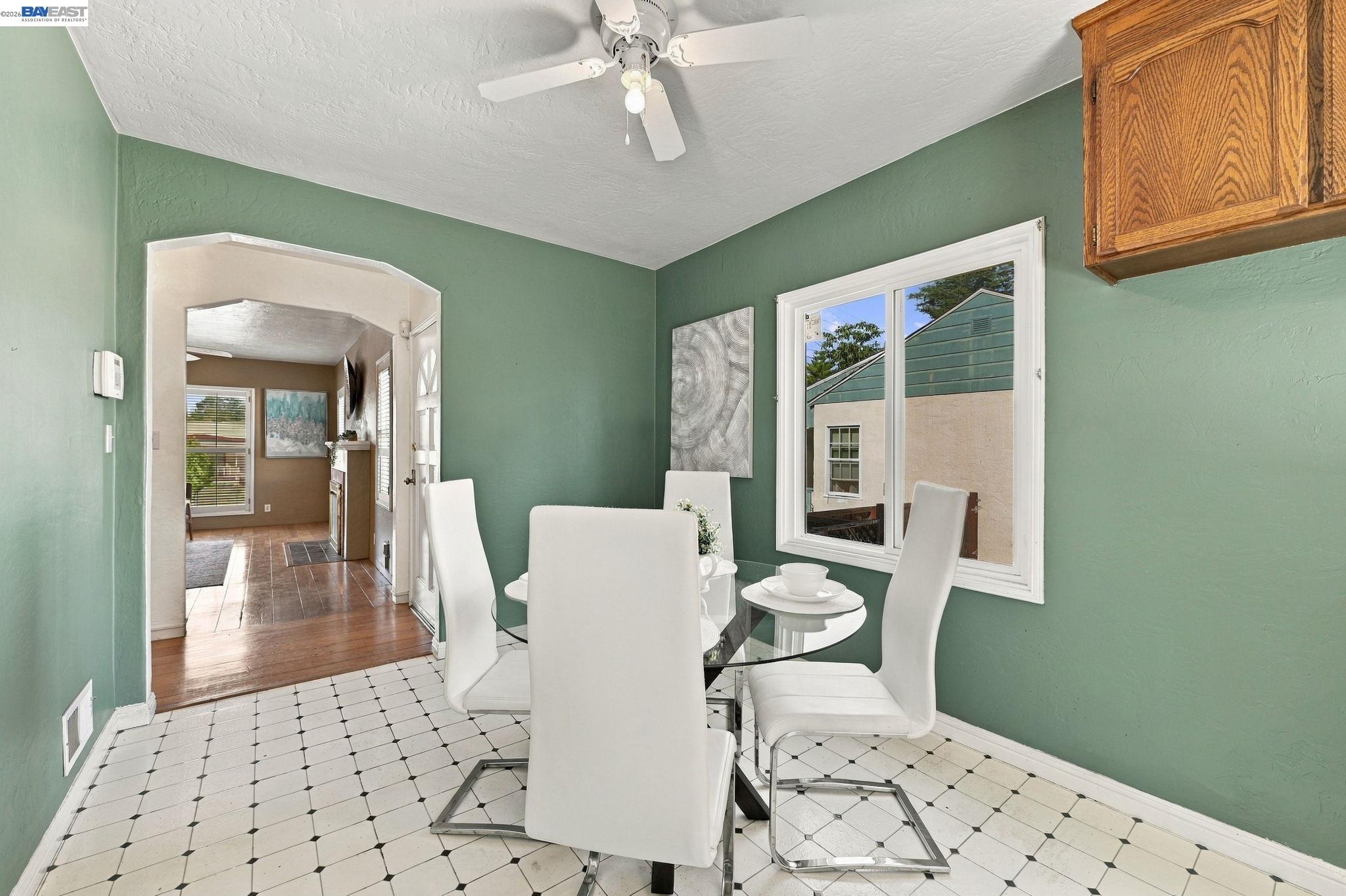 360 Warwick Ave