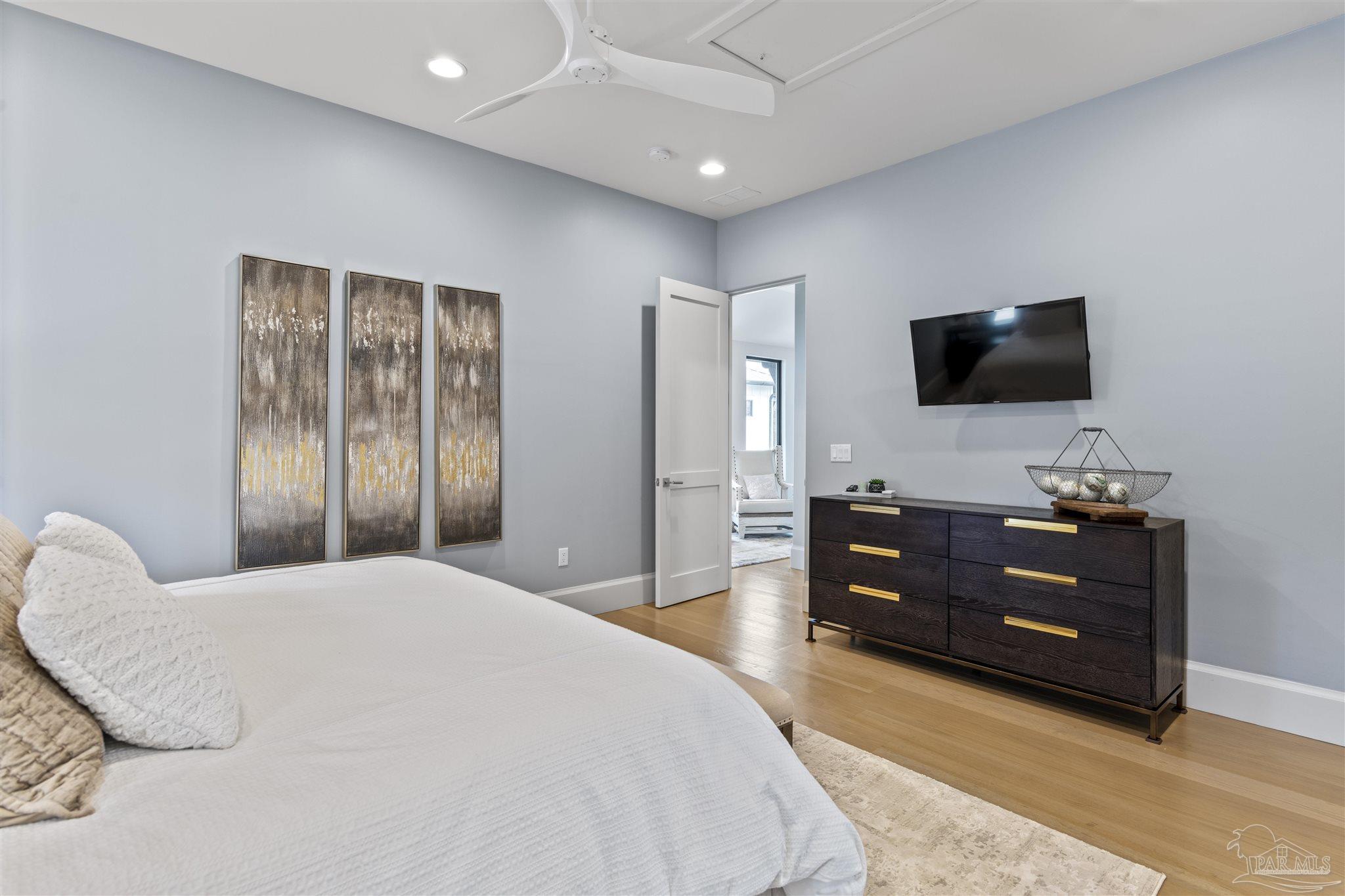34 Suzanne Dr