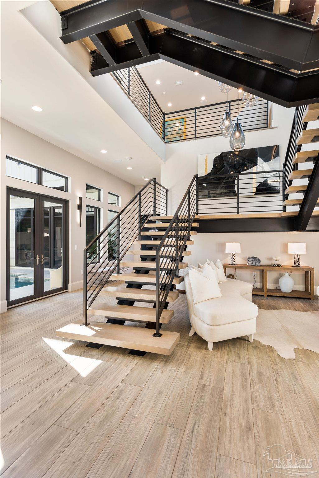 34 Suzanne Dr