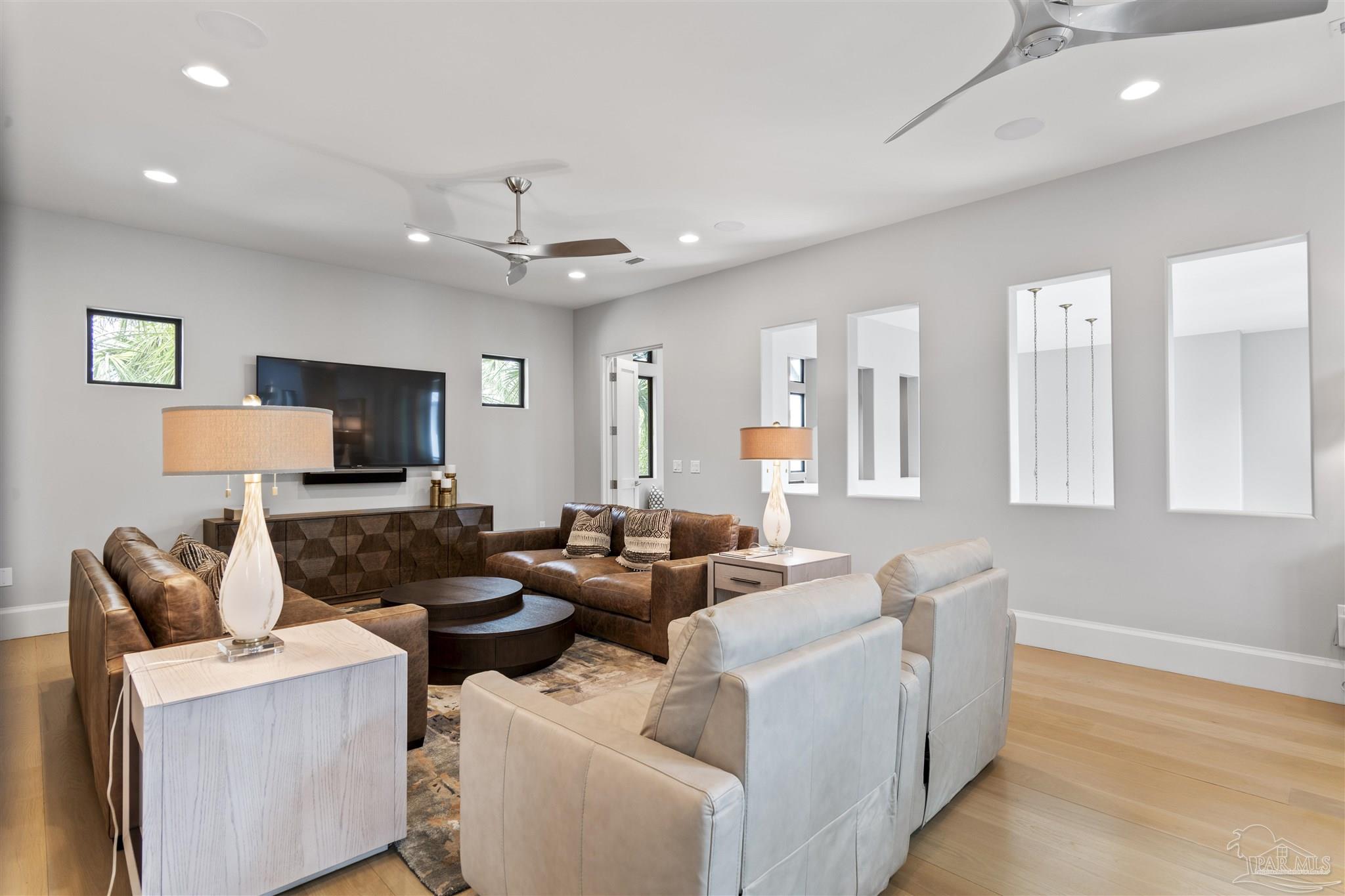 34 Suzanne Dr