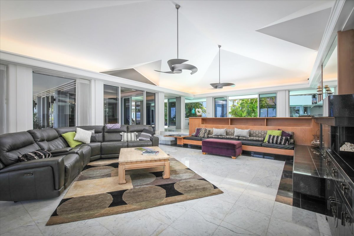 78-6855 KUHINANUI ST