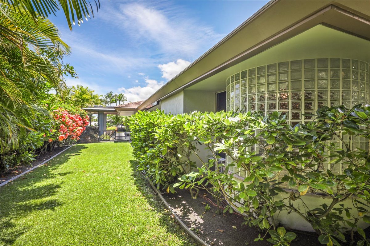 78-6855 KUHINANUI ST