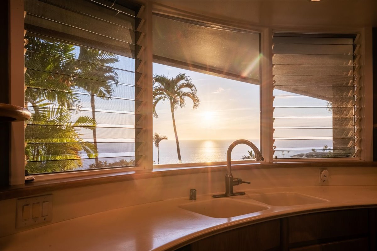 78-6855 KUHINANUI ST