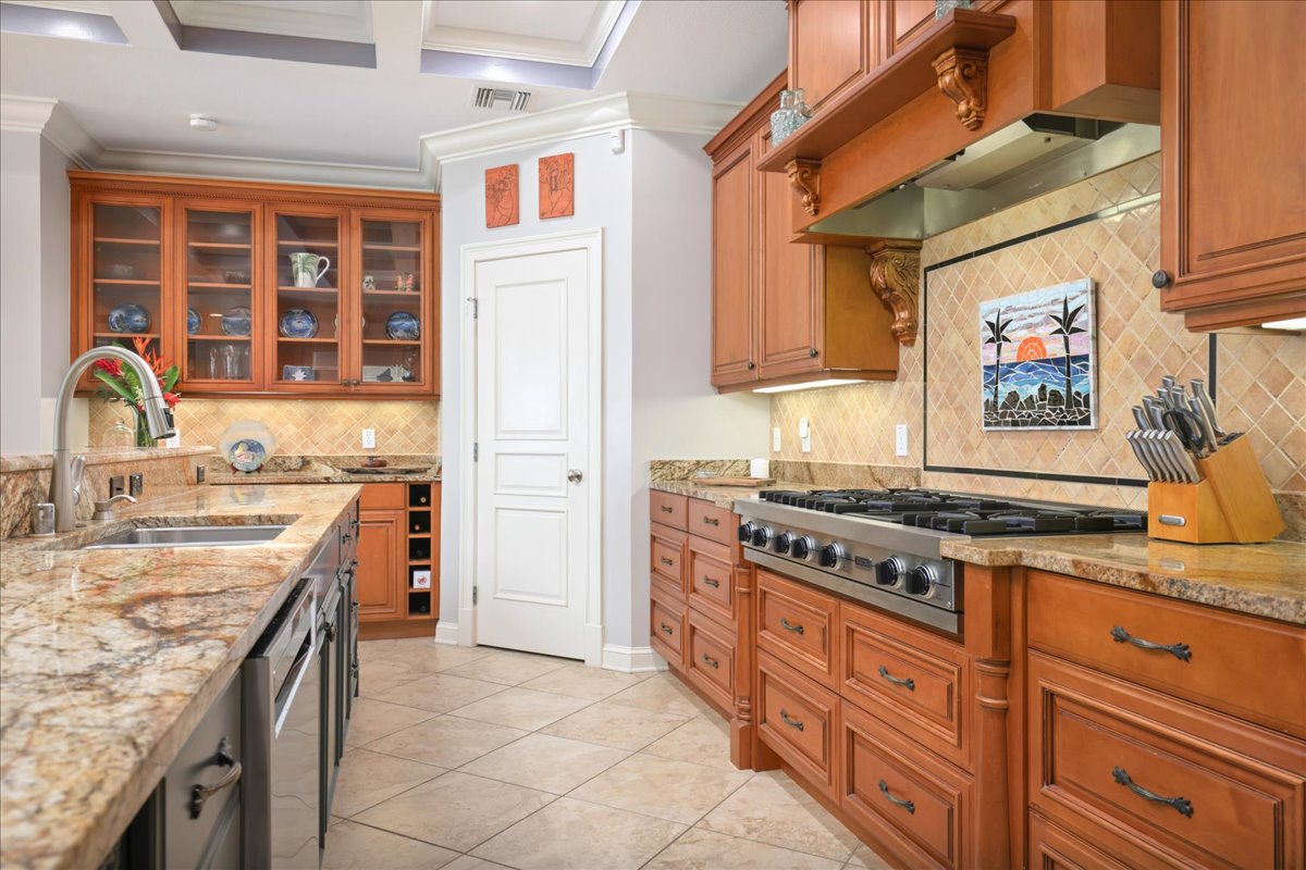 78-6804 KUHINANUI ST