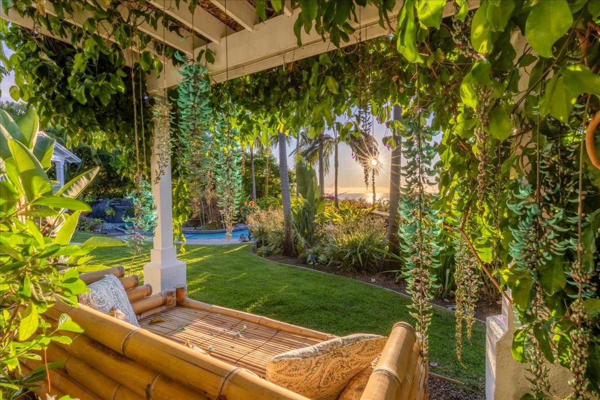 78-6804 KUHINANUI ST