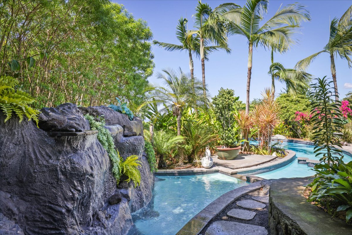 78-6804 KUHINANUI ST