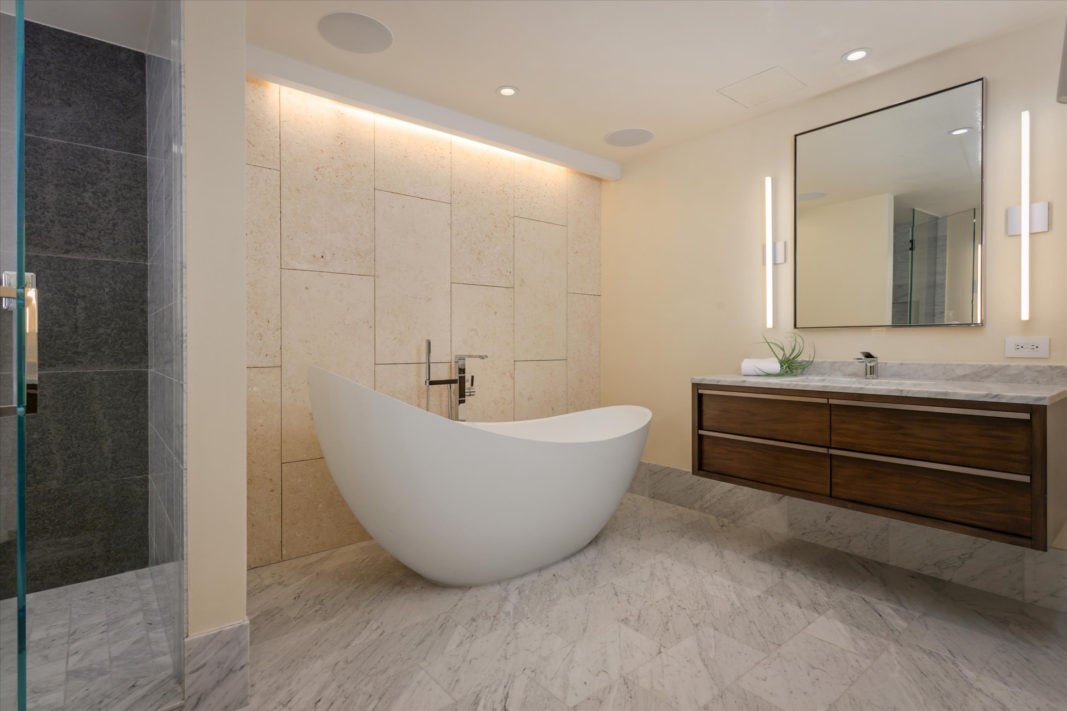 66-84 KAUNAOA DR C32