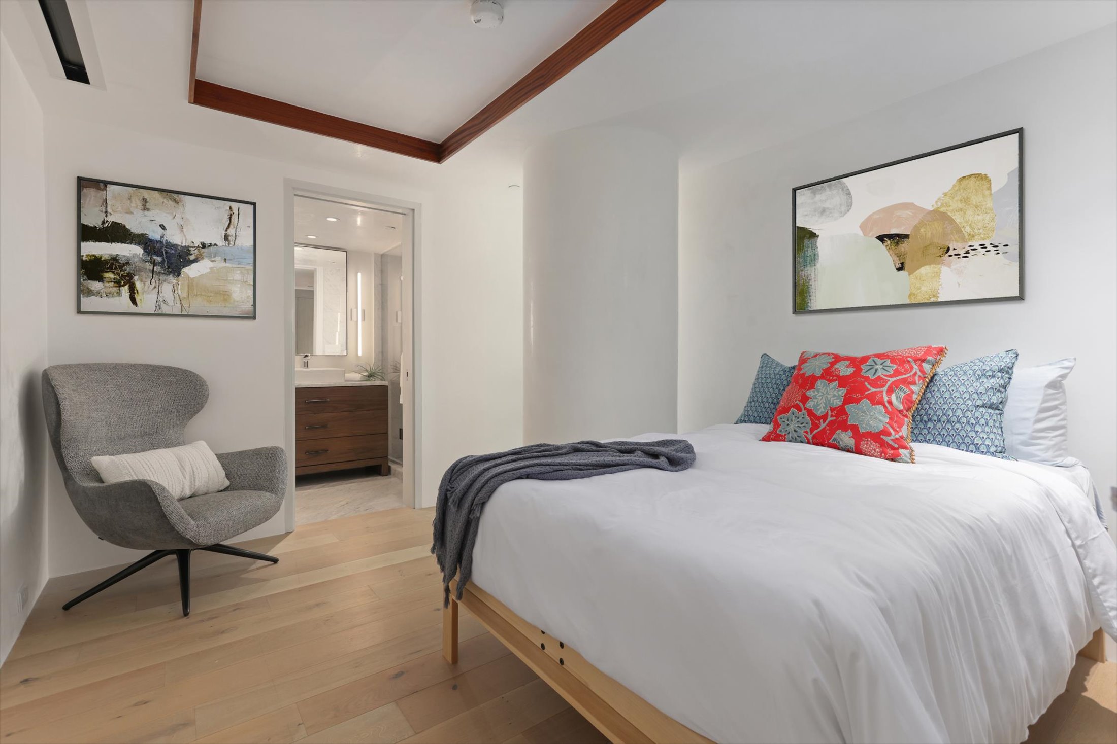 66-84 KAUNAOA DR C32