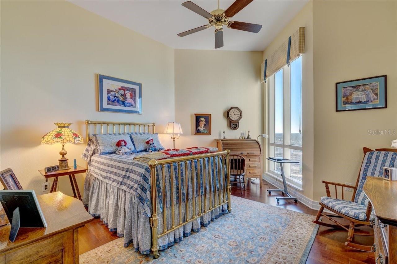 331 CLEVELAND ST #2203