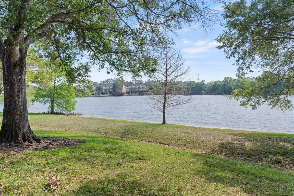 2824 COUNTRYSIDE BLVD #326