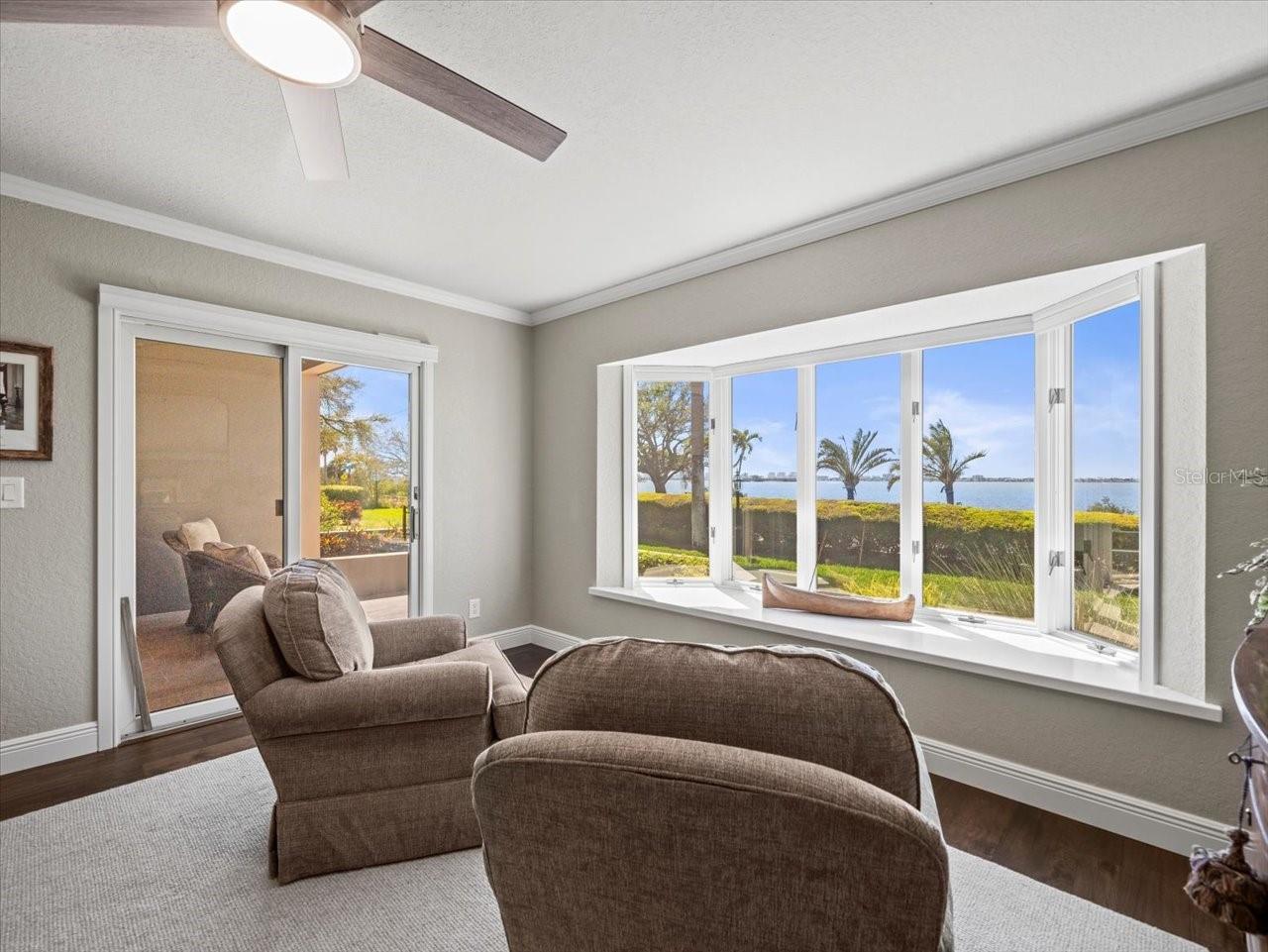 2087 EDGEWATER DR #C