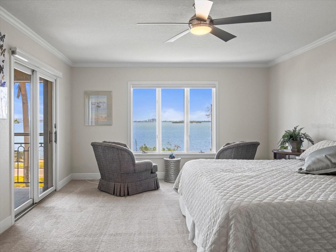 2087 EDGEWATER DR #C