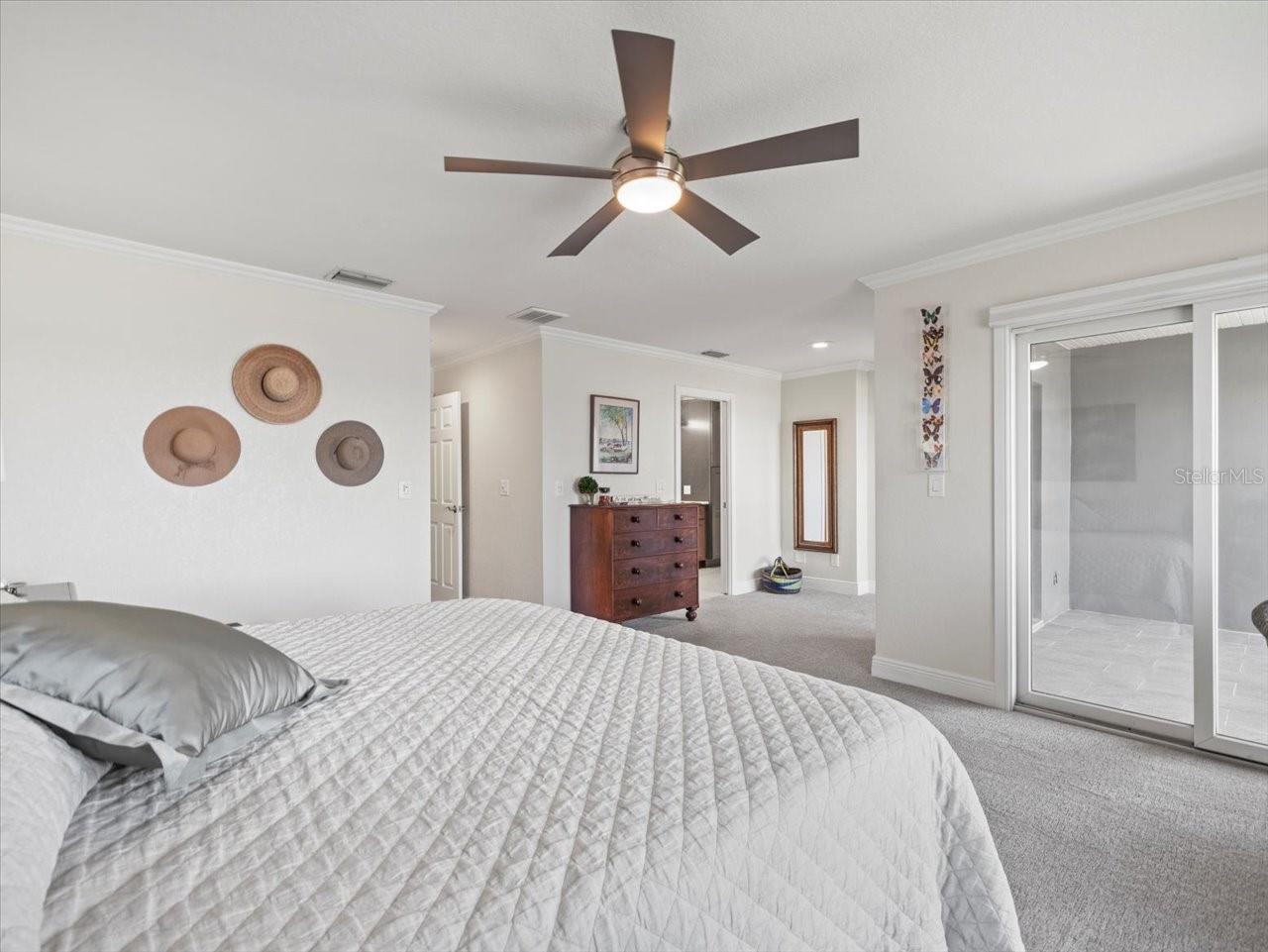 2087 EDGEWATER DR #C