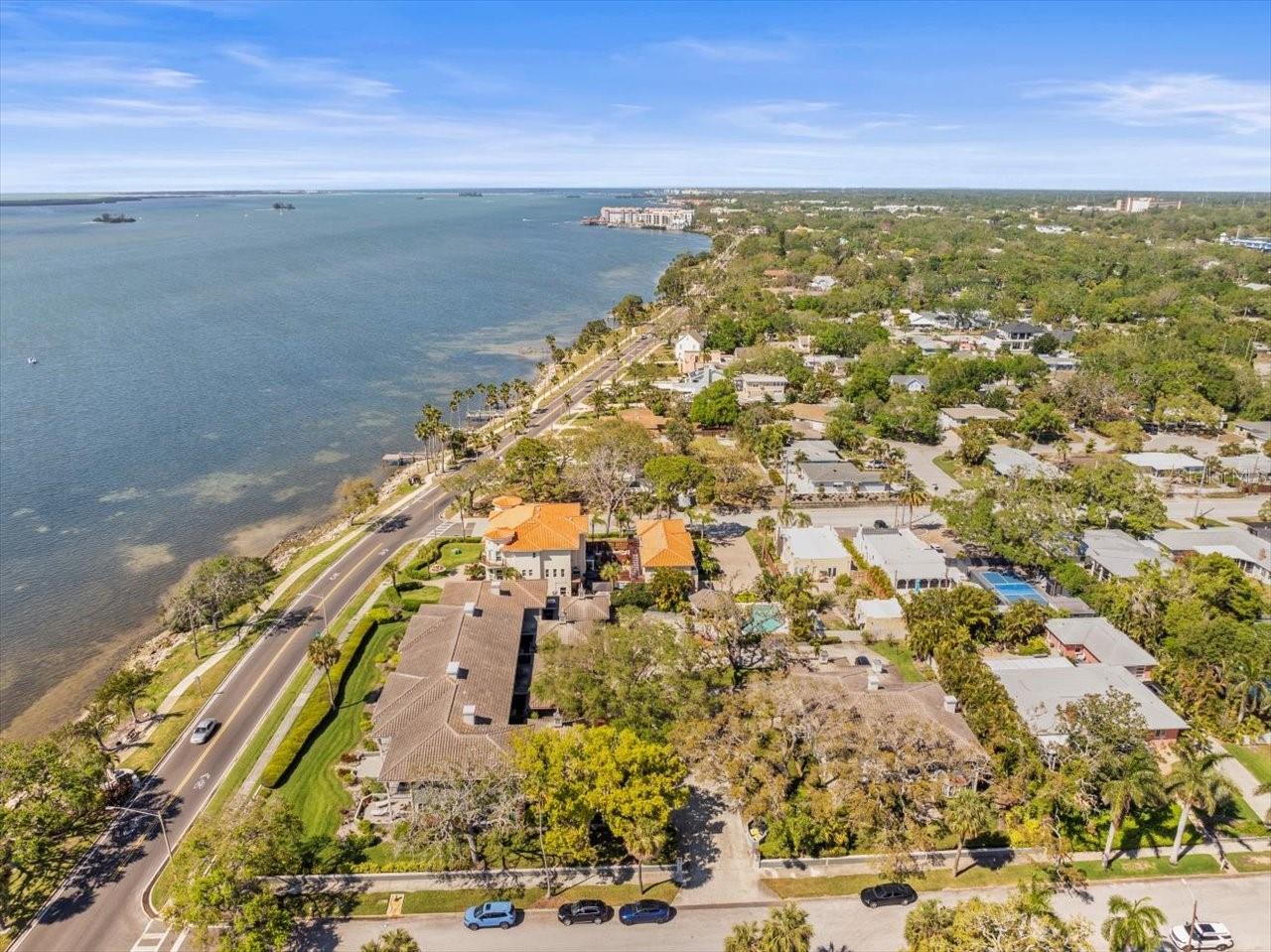 2087 EDGEWATER DR #C