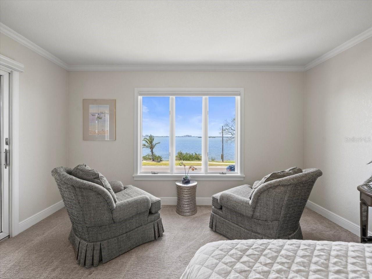 2087 EDGEWATER DR #C