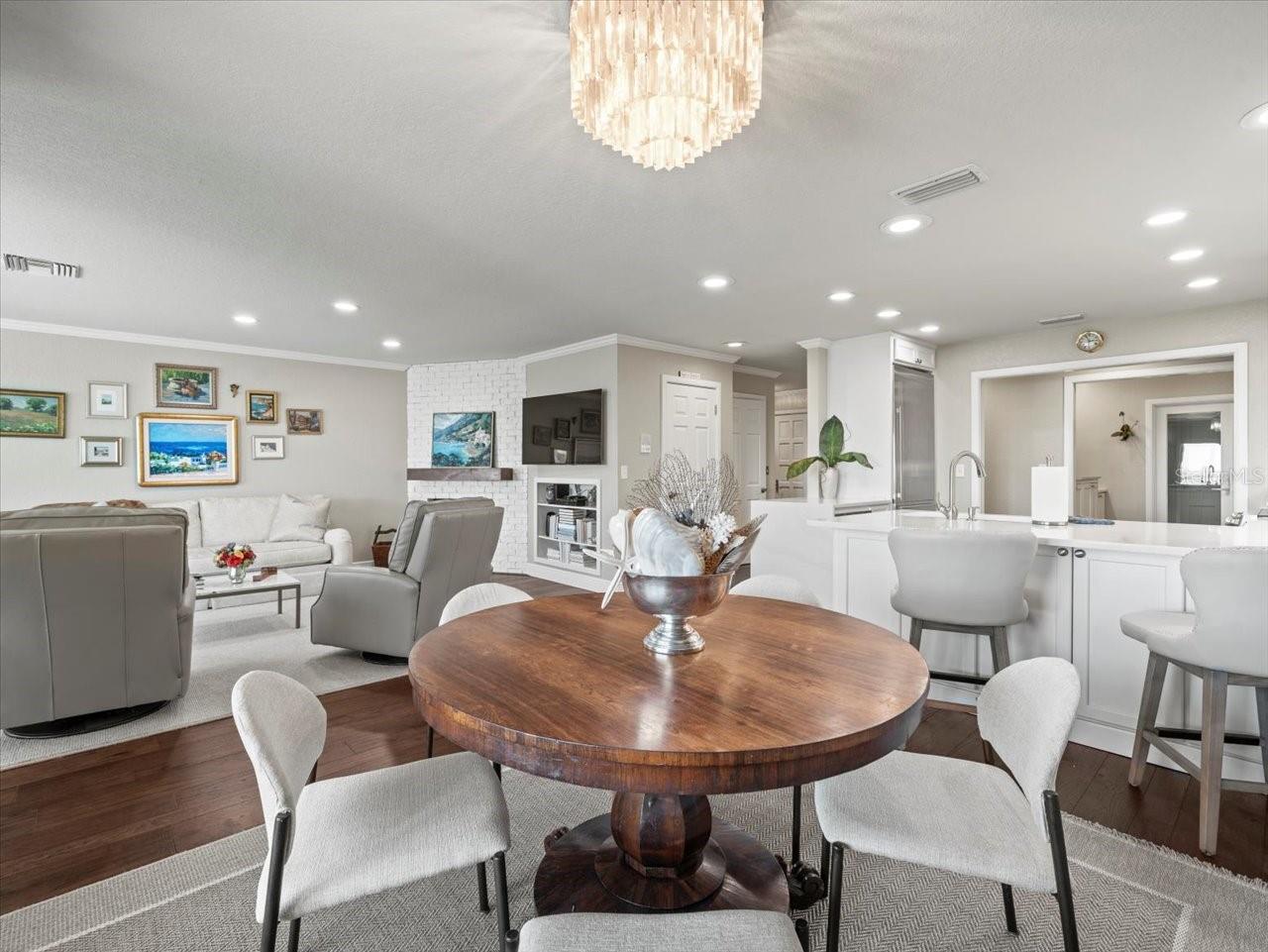 2087 EDGEWATER DR #C