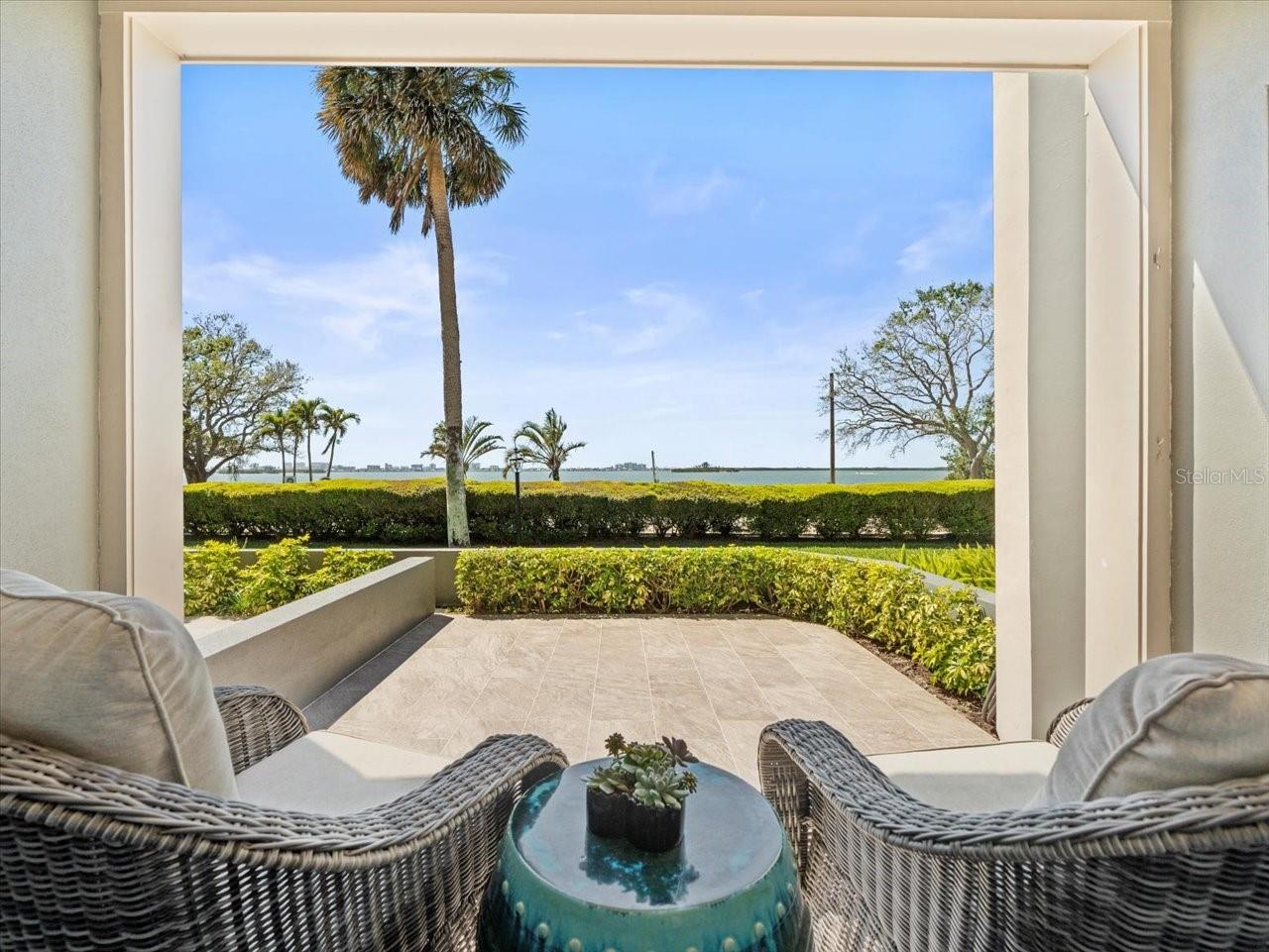 2087 EDGEWATER DR #C