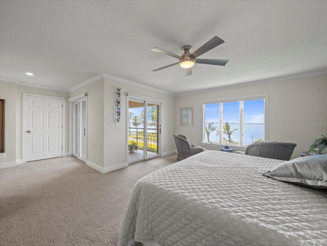 2087 EDGEWATER DR #C