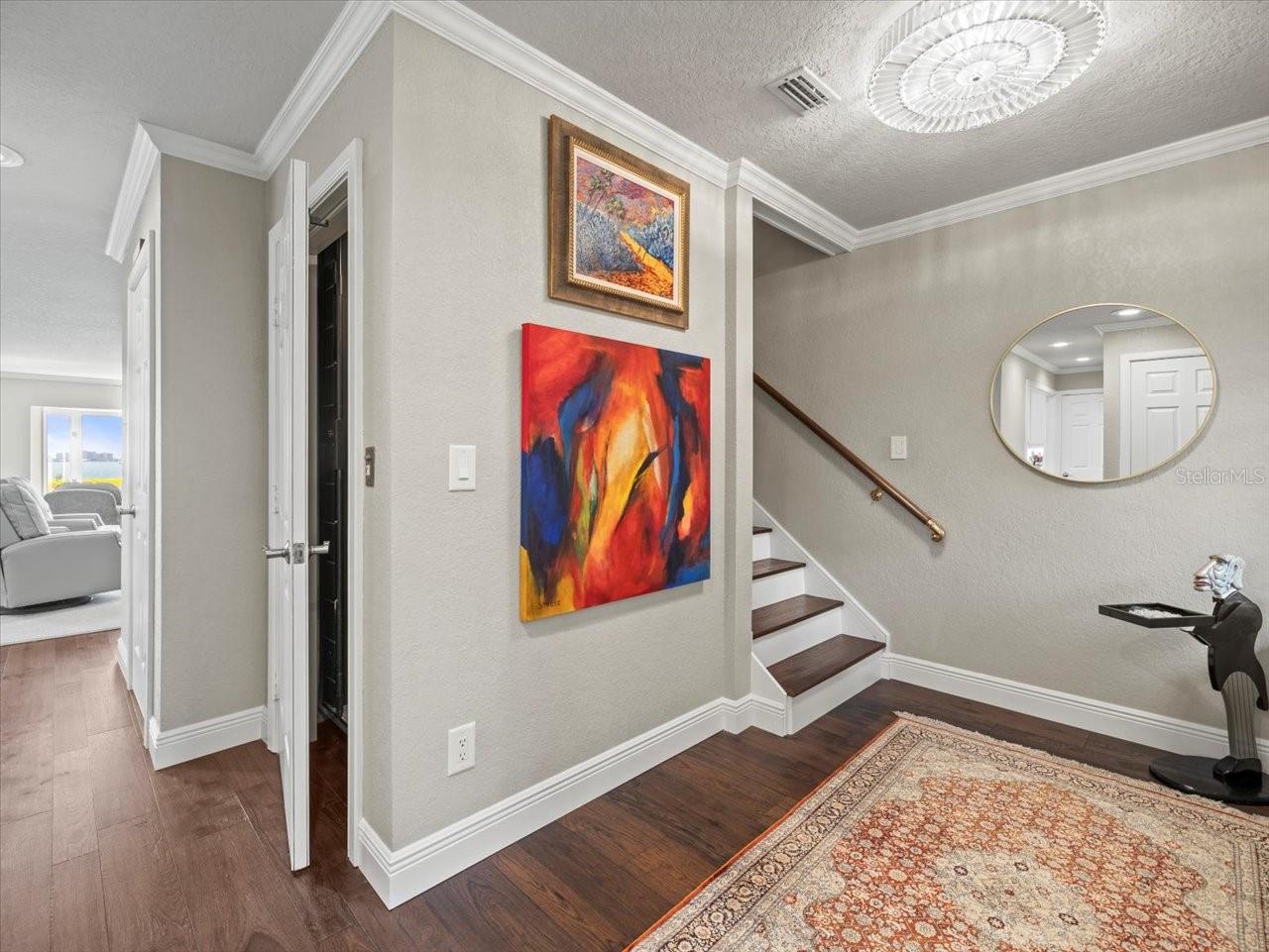 2087 EDGEWATER DR #C