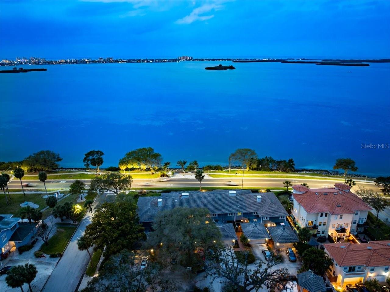 2087 EDGEWATER DR #C